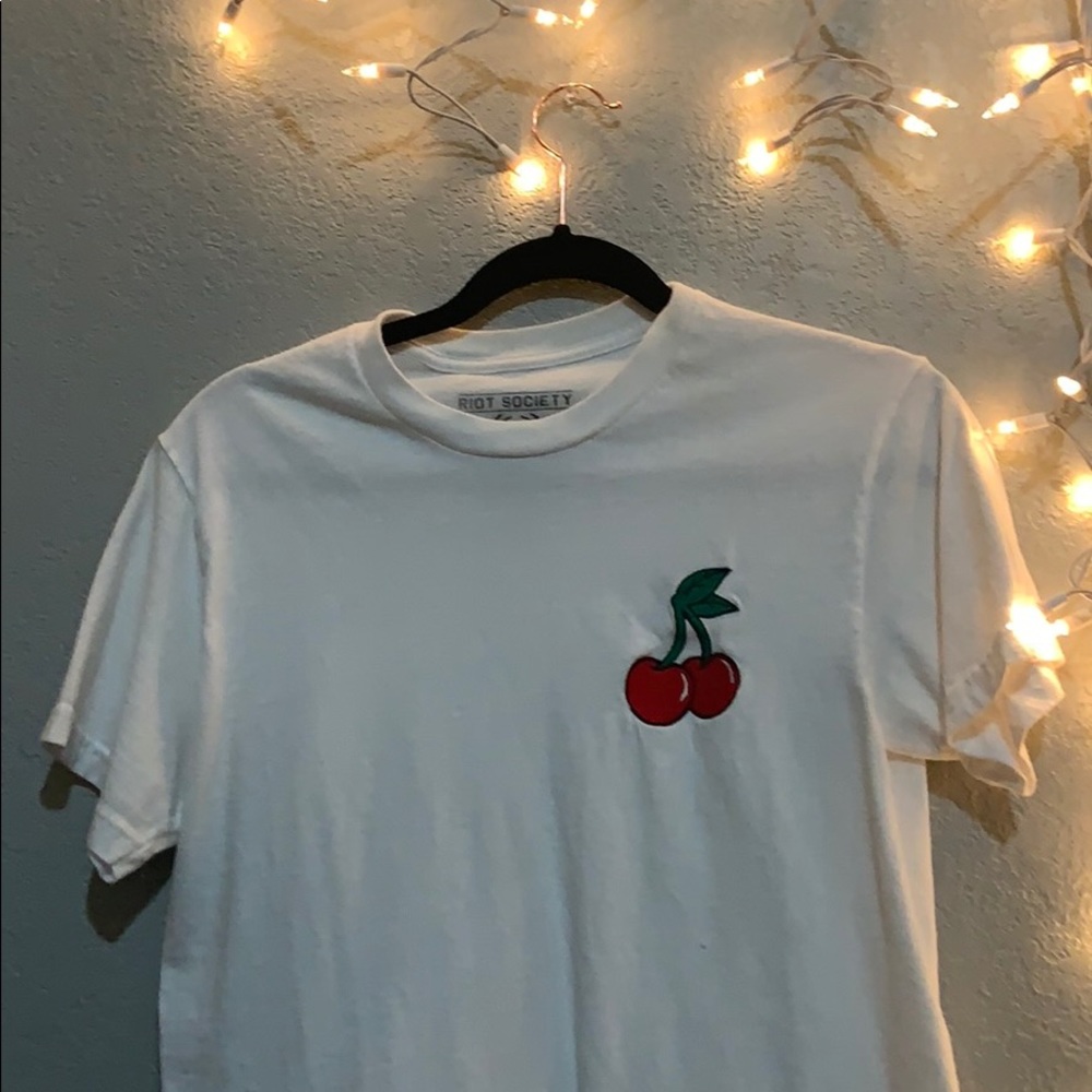 White tee shirt, embroidered cherry, - Picture 5 of 5